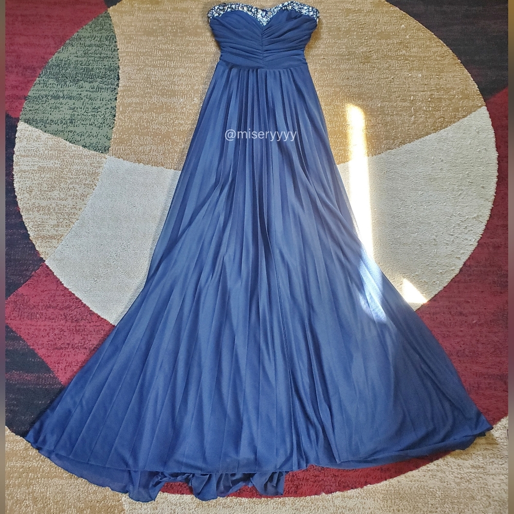 B Darlin Prom Dress (Lightly Worn)